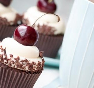 Čokoládové cupcakes s višněmi recept
