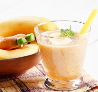 Recept Banánové smoothie s jablkem a mrkví