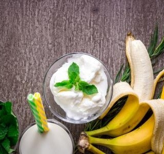 Banánový koktejl se zmrzlinou