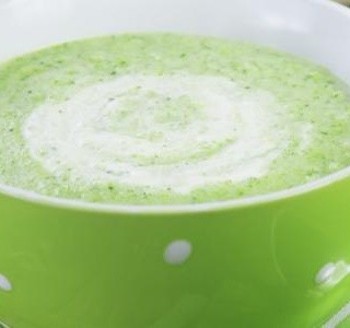 Brokolicová polévka se smetanou recept