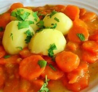 Dušená mrkev s bramborem recept