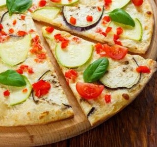 Letní pizza s cuketou recept