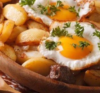 Opečené brambory se sázenými vejci recept