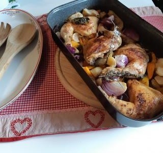 Pečené kuře s dýní,  jablky a bylinkami recept