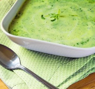 Petrželová polévka s těstovinou recept