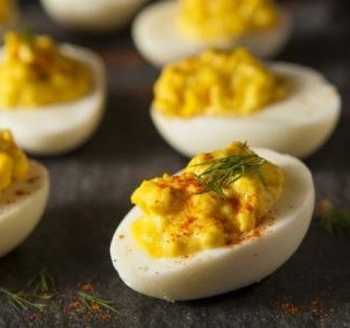 Pikantní plněná vejce recept
