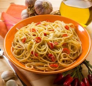 Špagety aglio olio e peperoncino recept