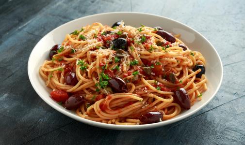 Spaghetti alla Puttanesca – bleskově hotové těstoviny