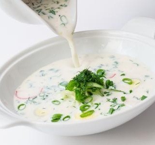 Tarator - svěží okurková polévka