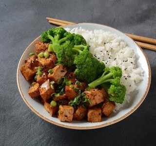 Teriyaki tofu s brokolicí