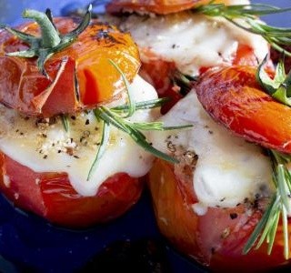 Zapečená rajčata se špenátovou náplní