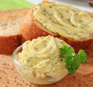 Jak na domácí ochucené máslo