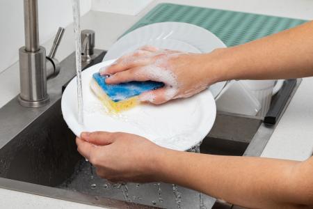 Upravte houbičky na nádobí a uvidíte rozdíl, který vám usnadní mytí i úklid celé domácnosti