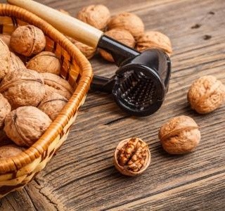 Vlašské ořechy – dar, na kterém si nejen pochutnáte