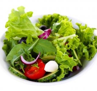 Zelené saláty jíme celé léto, ale známe je vlastně všechny?